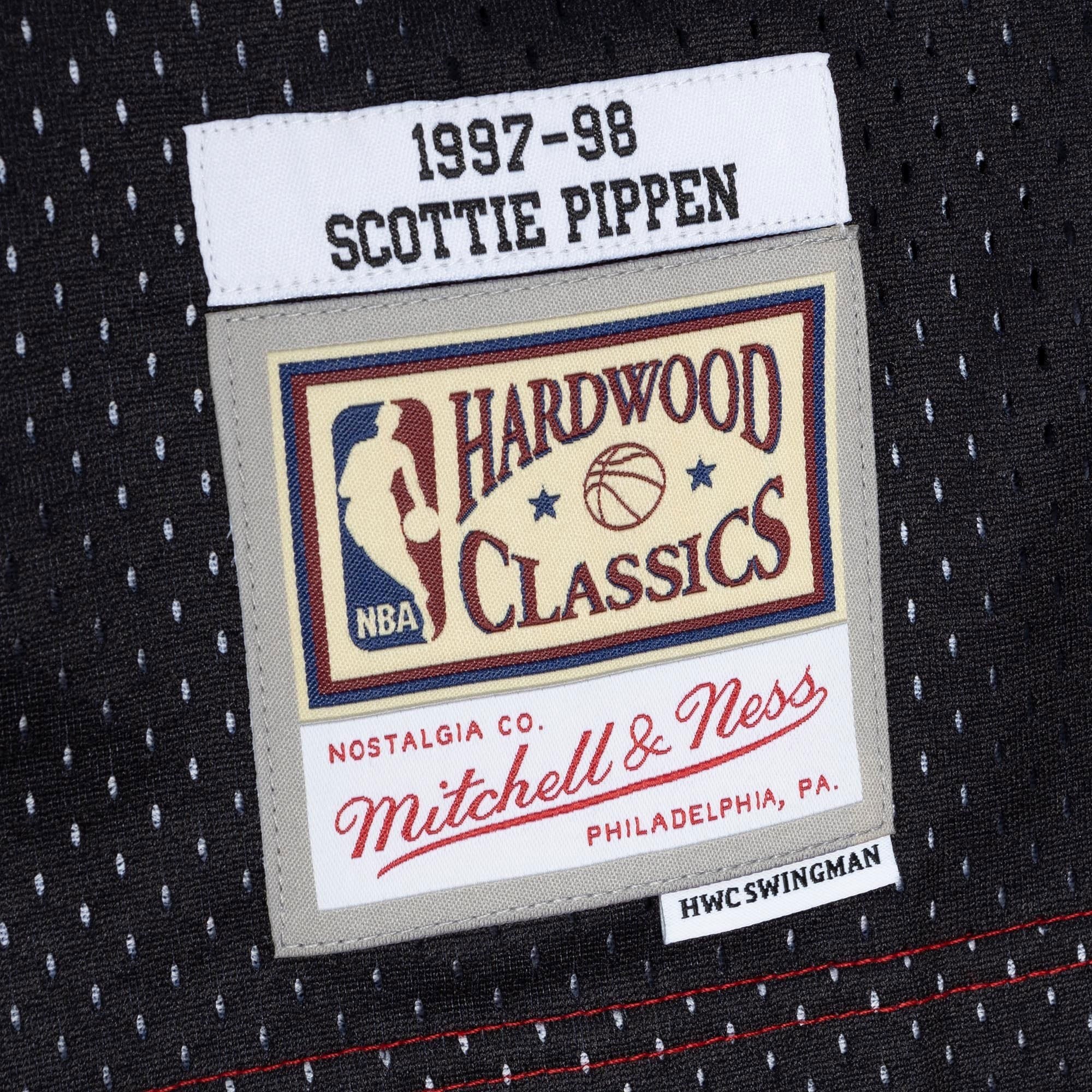 Men's Mitchell & Ness Scottie Pippen Red Black Chicago Bulls 1997/98 Split Swingman Jersey